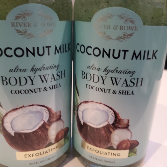 Coconut Milk & Shea Exfoliating Body Wash - 33.8 oz  (2 Bottles) - Picture 3 of 10